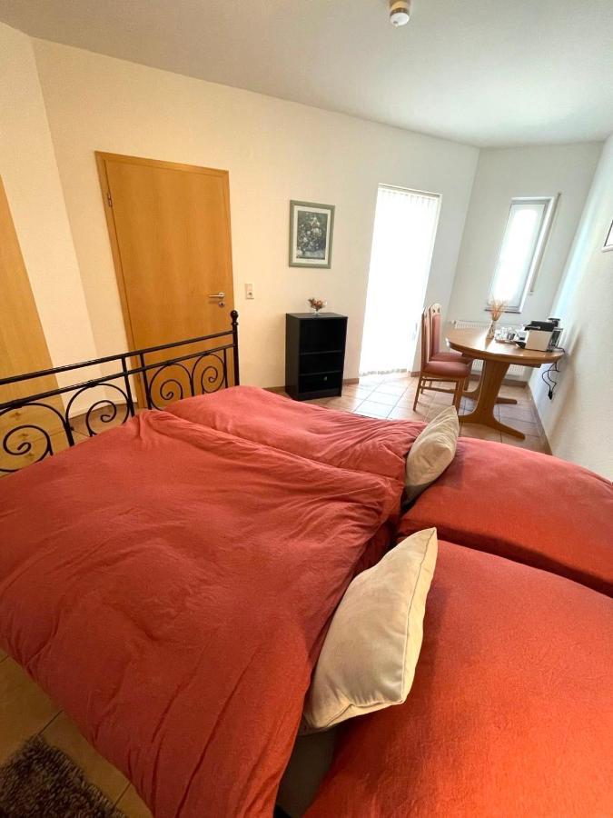 Privatunterkunft Aki Homestay Mit Badezimmer Trier