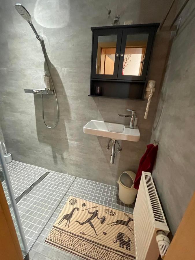 Aki Homestay Mit Badezimmer * Trier